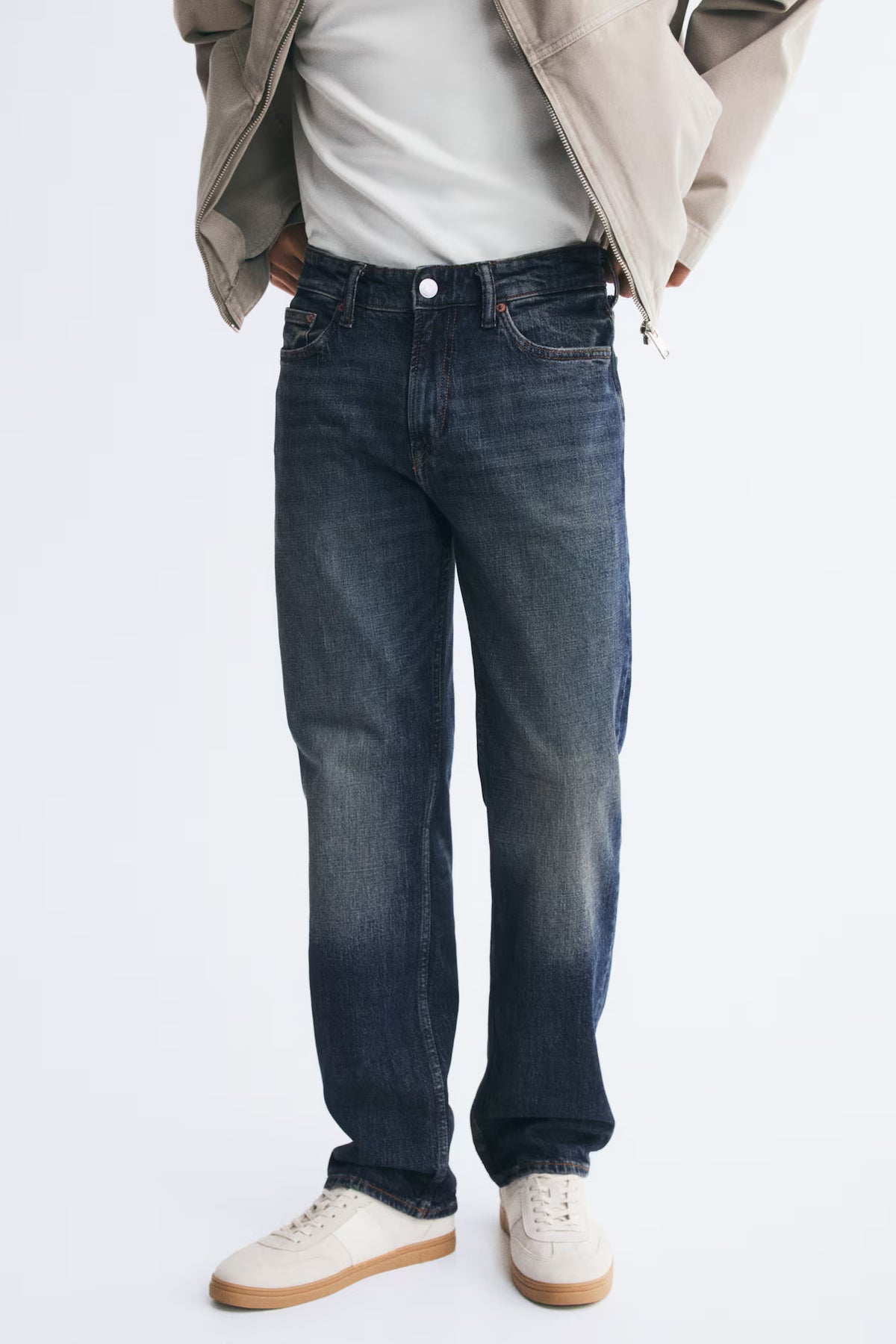 Relaxed Straight Fit Jeans – Light Indigo