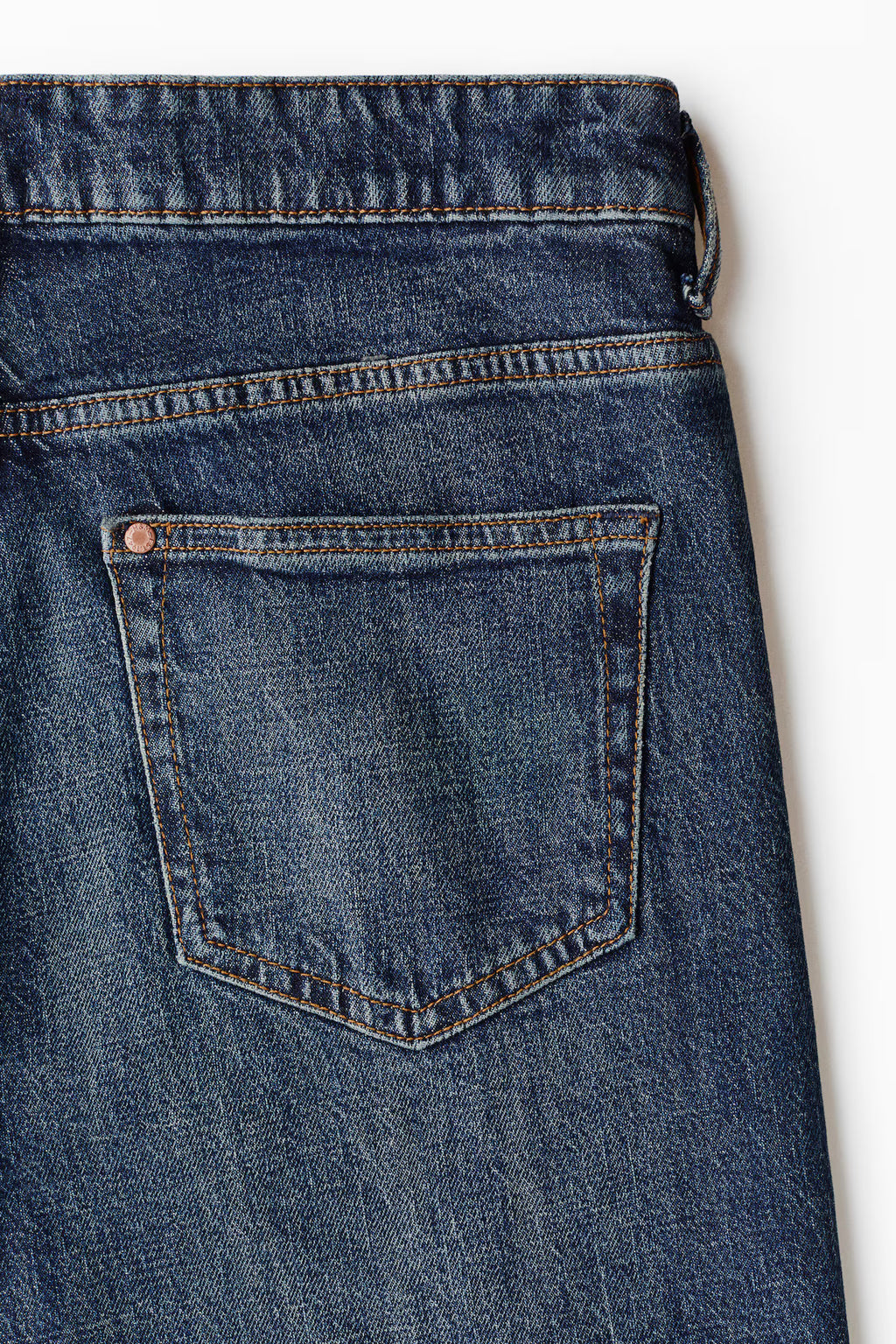 Relaxed Straight Fit Jeans – Light Indigo