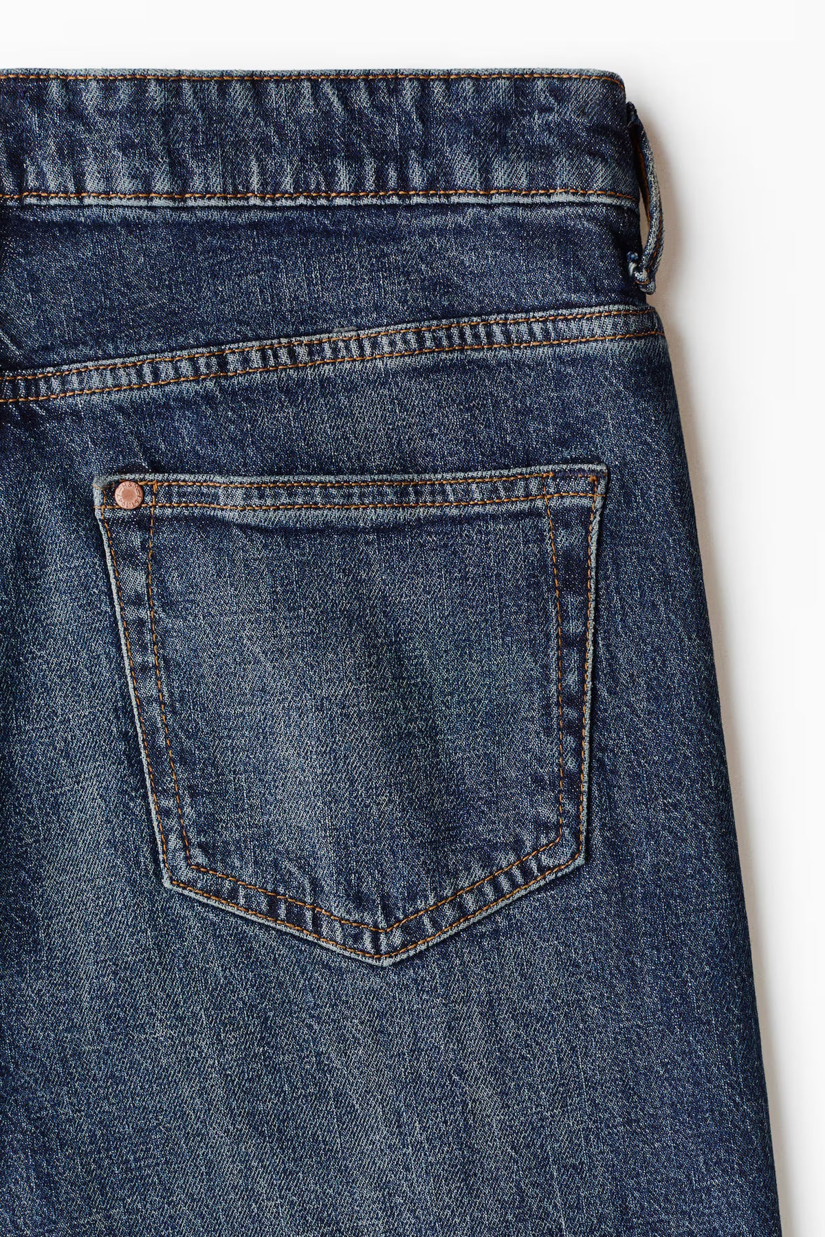 Relaxed Straight Fit Jeans – Light Indigo